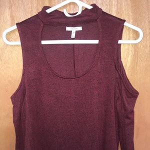 Maurices cold shoulder tunic, sz Medium